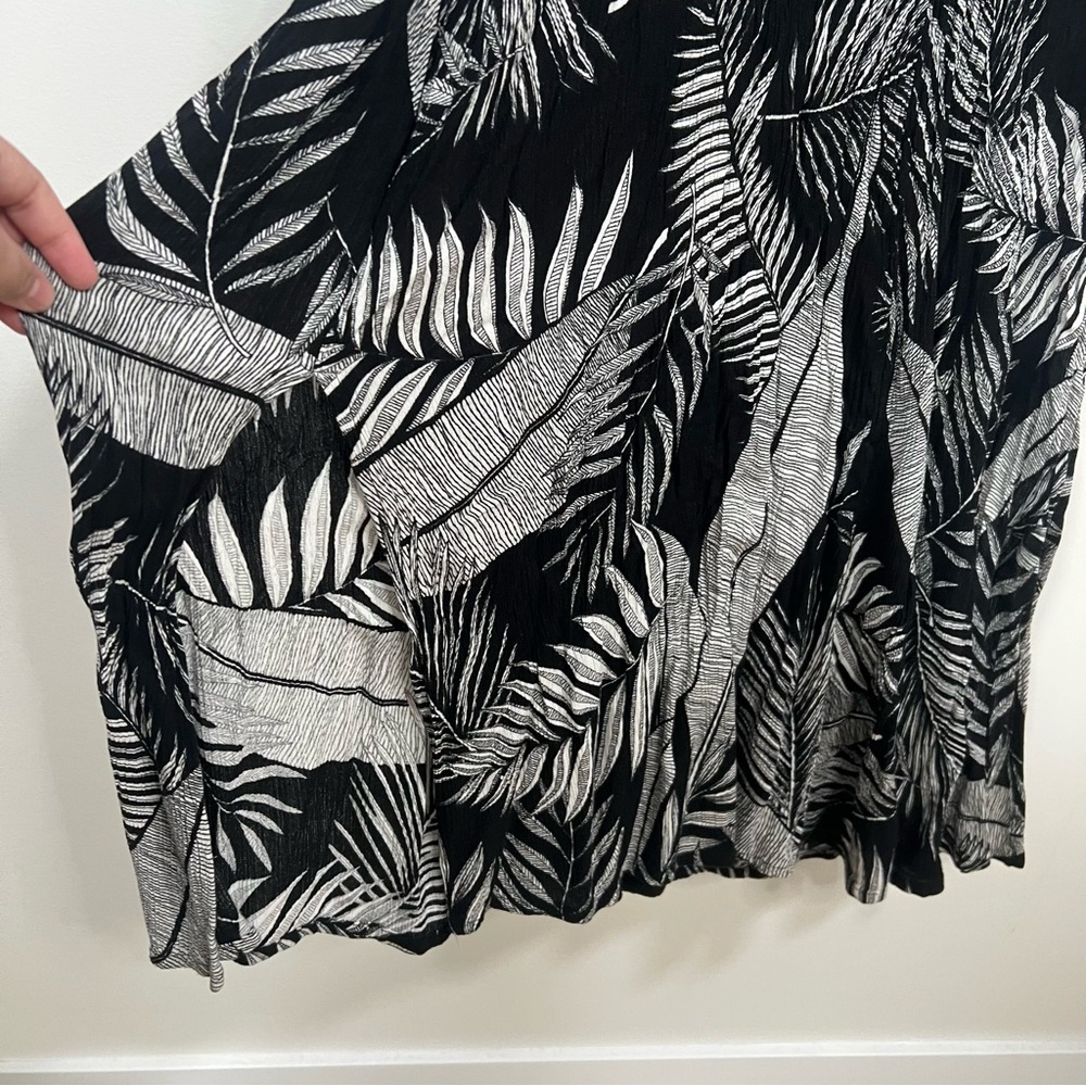 Tropical Dress‎ Black and Gray Leaf Print Maxi V-Neck Side Slit Cinched Waist - Picture 7 of 7